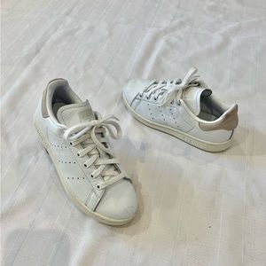 Adidas women’s Stan Smith - Size US 5,5